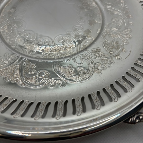 Viking Plate 8 3/4" w/ lead mount Handles E.P Copper Made in Canada Silverplated - Picture 4 of 6